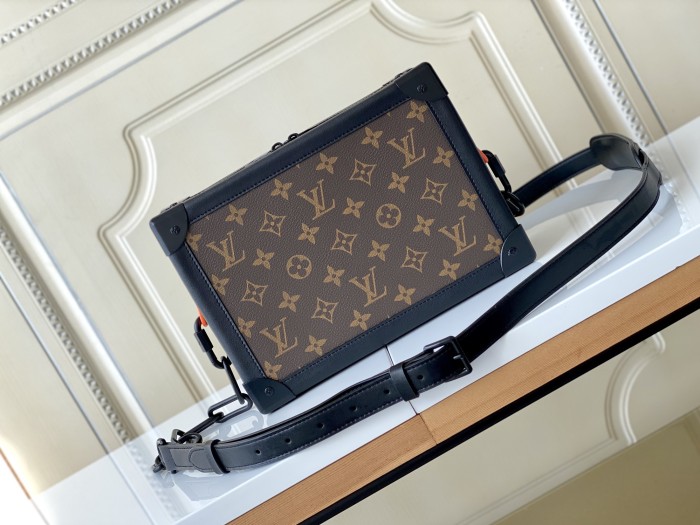  Handbag   Louis Vuitton   M44478  size  25×18×10 cm