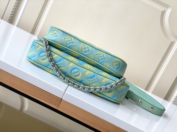  Handbag   Louis Vuitton M46180 size 24 x 13.5 x 4 cm 