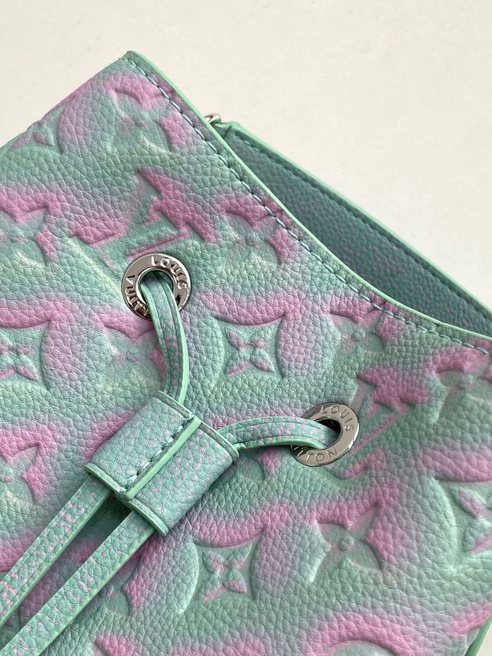  Handbag   Louis Vuitton  M46173  size  20 x 20 x 13  cm