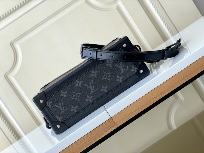 Handbag  Louis Vuitton  M44730  size 25×18×10 cm