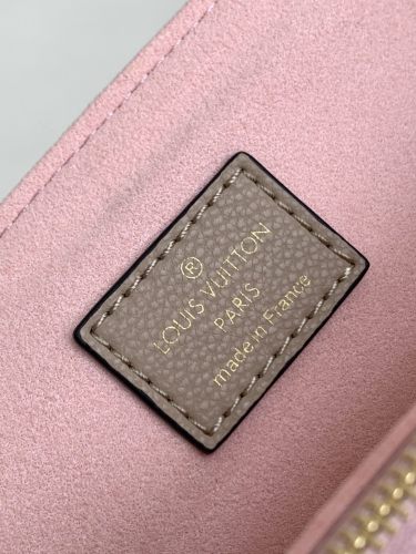 Handbag  Louis Vuitton  M58927  size  42.0 x 28.0 x 15.0  cm