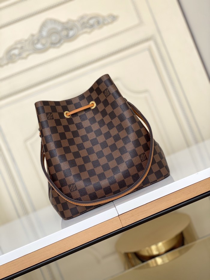LOUIS VUITTON NOE Leather Bucket Bag, Portable Crossbody Bag, Shoulder Bag Women's N40213 size 26*17.5*26 cm