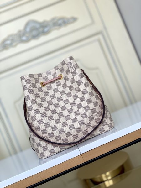 LOUIS VUITTON NOE Checkerboard Leather Bucket Bag, Portable Crossbody Bag, Shoulder Bag Women's Light Pink Rose N40152 size  25.91*17.53*25.91 cm