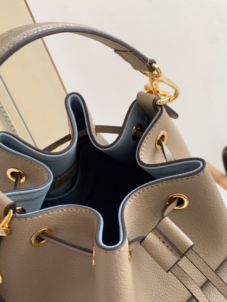 Handbag  Louis Vuitton  M57688  size 23.0 x 23.0 x 16.0 cm