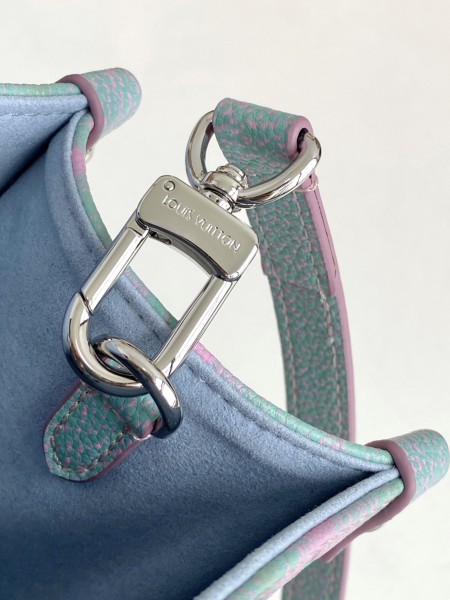  Handbag  Louis Vuitton  M46067  size  25 x 19 x 11.5  cm