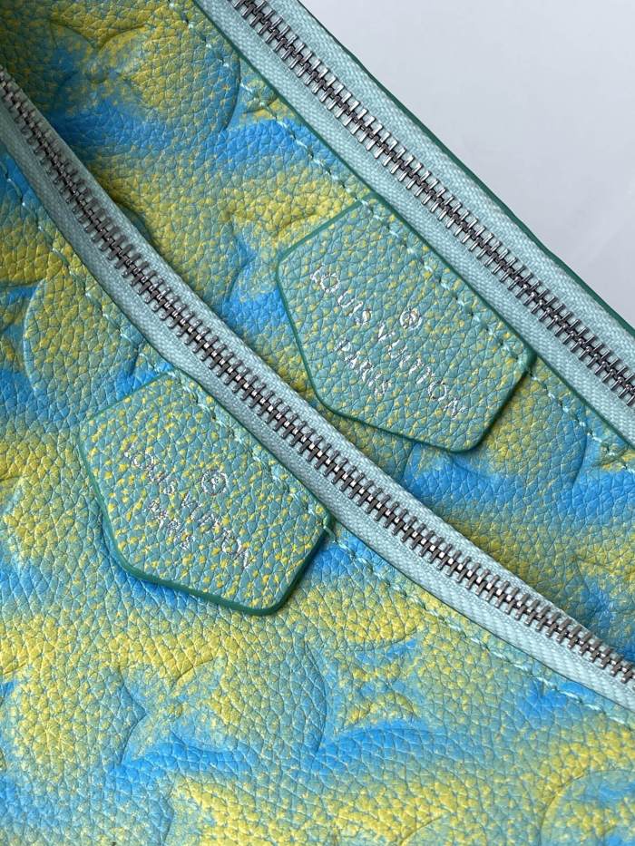  Handbag   Louis Vuitton M46180 size 24 x 13.5 x 4 cm 