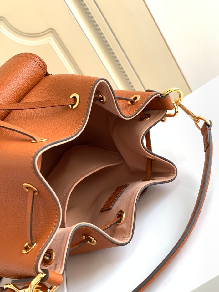 Handbag   Louis Vuitton  M57689 size 23.0 x 23.0 x 16.0 cm