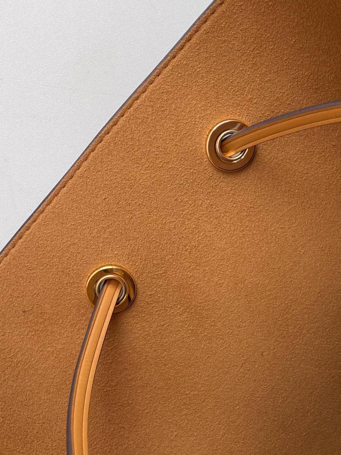 LOUIS VUITTON NOE Leather Bucket Bag, Portable Crossbody Bag, Shoulder Bag Women's N40213 size 26*17.5*26 cm