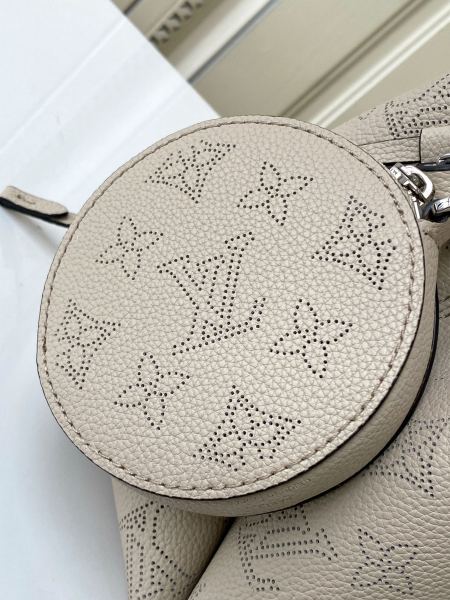 Handbag  Louis Vuitton  57201  size 19 x 22 x 14 cm