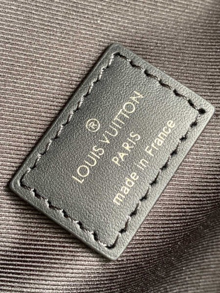  Handbag  Louis Vuitton M43186  size  40×30×20 cm