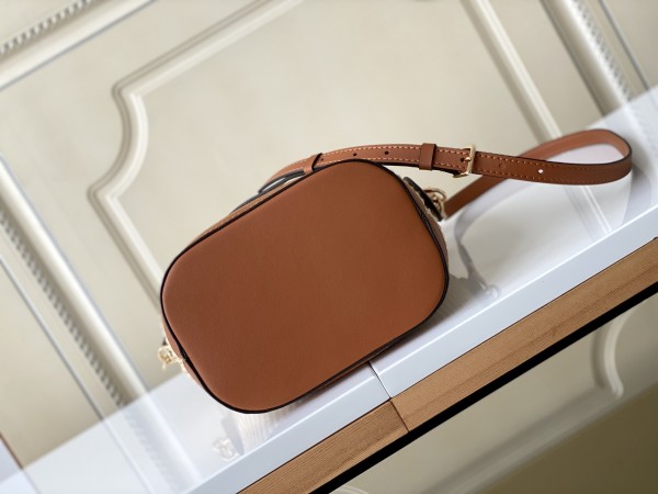 Handbag  Louis Vuitton  m59961  size  24 x 19 x 18.5  cm