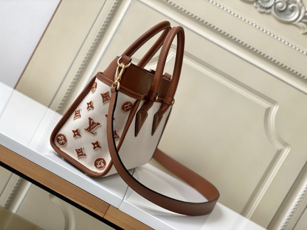 LOUIS VUITTON M22195 On My Side Mm M22191 size 30.5*14*24.5cm