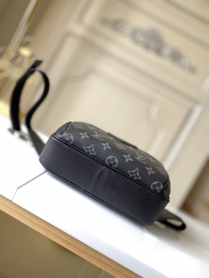  Handbag   Louis Vuitton  M30245  size  21.0 x 17.0 x 5.0 cm