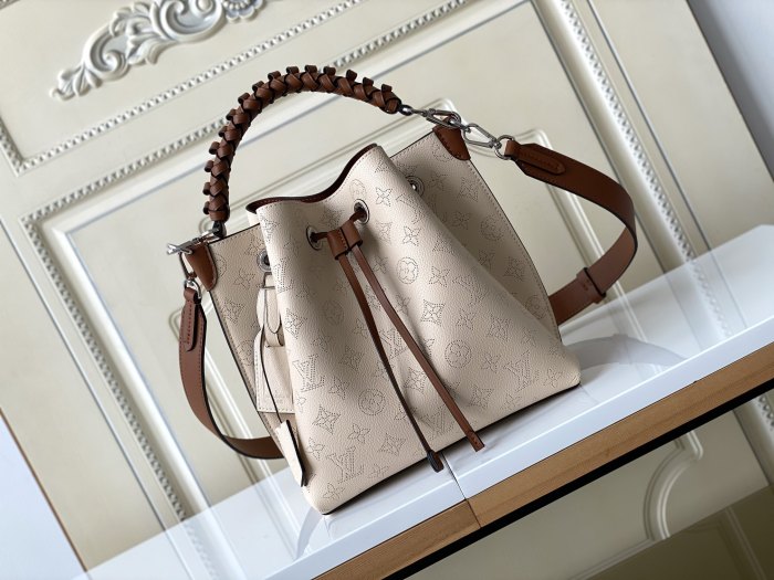 Handbag  Louis Vuitton  M55799  size  25×25×20 cm