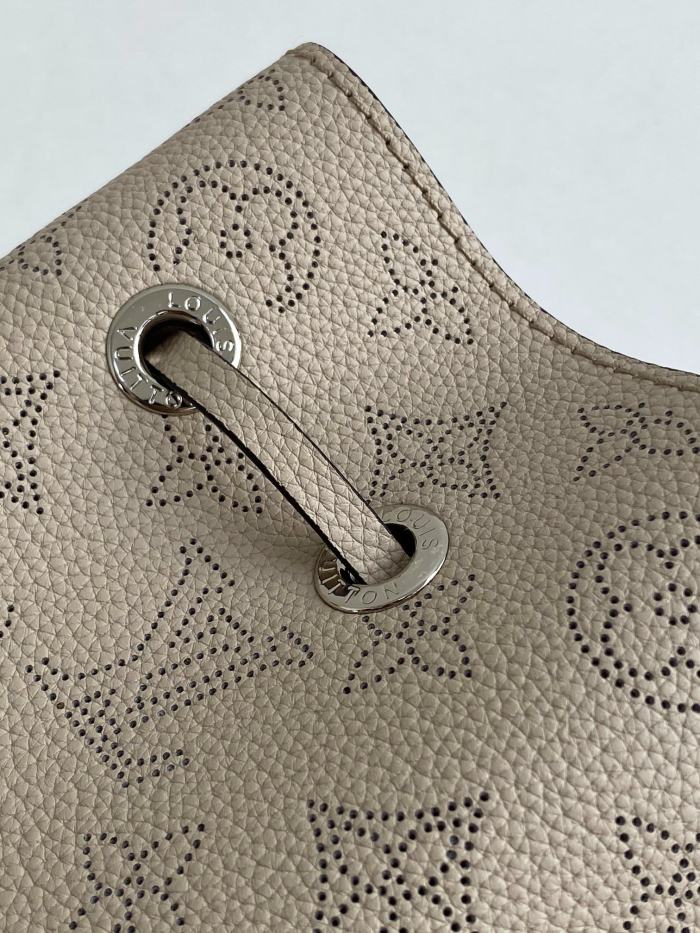 Handbag  Louis Vuitton  57201  size 19 x 22 x 14 cm