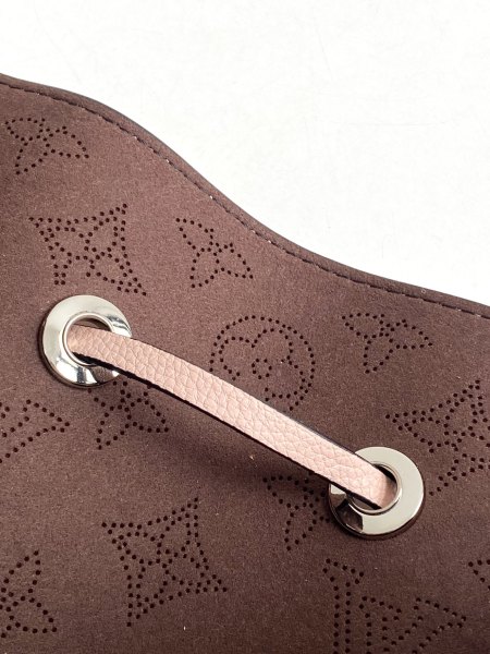  Handbag    Louis Vuitton   M57068  size  19 x 22 x 14 cm