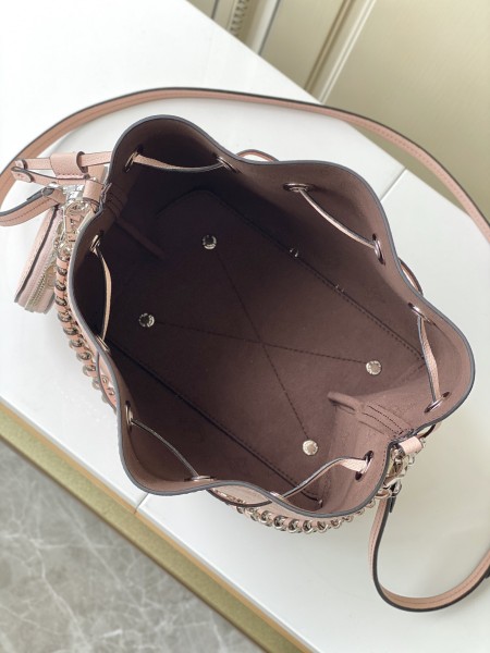  Handbag    Louis Vuitton   M57068  size  19 x 22 x 14 cm