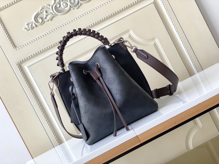  Handbag  Louis Vuitton  M55800  size 25.0 x 25.0 x 20.0 cm