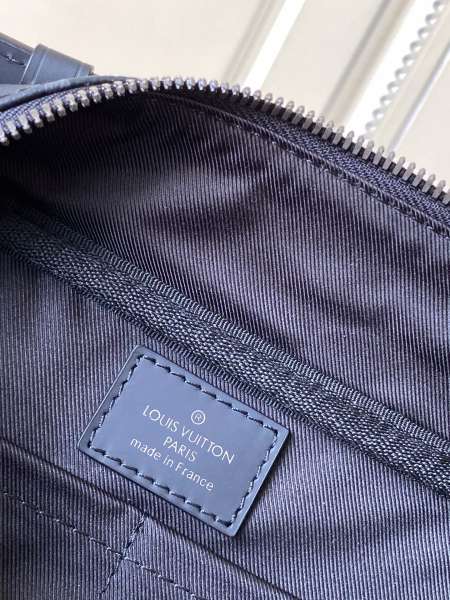  Handbag   Louis Vuitton  M42906 size  28.0 x 18.0 x 5.0 cm