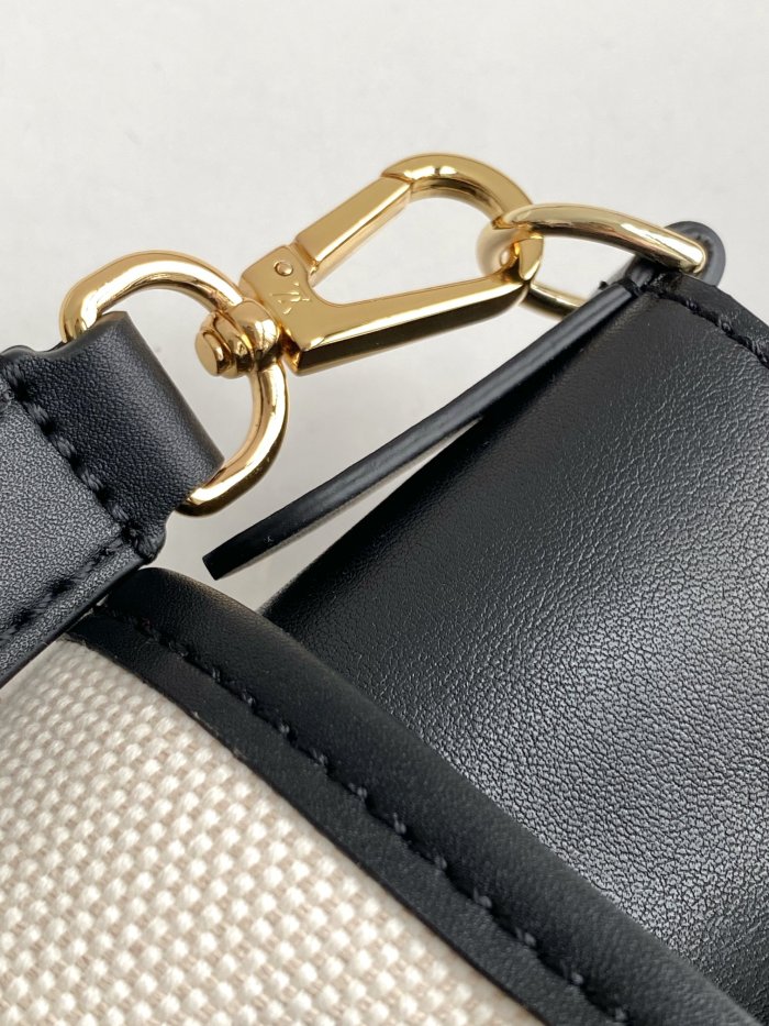 Handbag  Louis Vuitton  M59842  size 30.5 x 24.5 x 14 cm