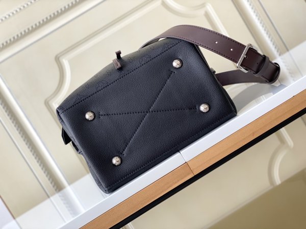 Handbag   Louis Vuitton 55800  size  25×25×20 cm