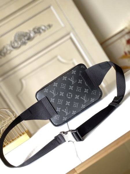 Handbag   Louis Vuitton  M30245  size  21.0 x 17.0 x 5.0 cm