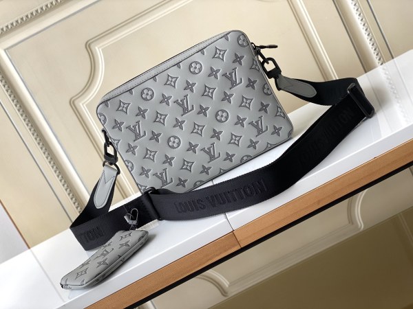 LOUIS VUITTON Duo Messenger Cow Leather Messenger Bag, Shoulder Bag, Crossbody Bag Men's Gray M46104 size 26*5*18.5 cm