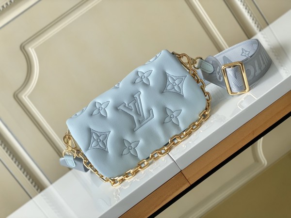  Handbag   Louis Vuitton  M81399  size  20.0 x 12.0 x 6.0  cm