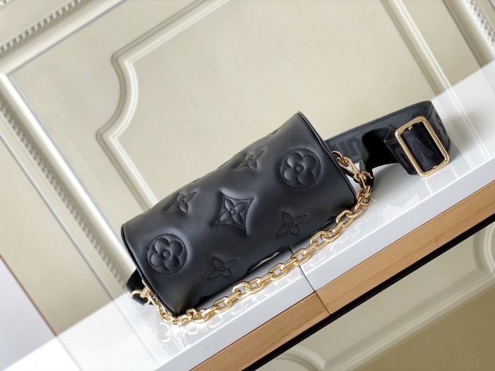 Handbag  Louis Vuitton   M59800  size  20x10x10  cm