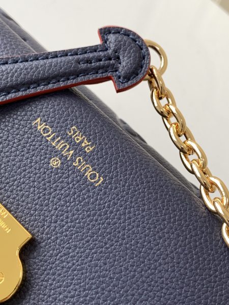 Handbag   Louis Vuitton  M44550  size  21x15x8  cm