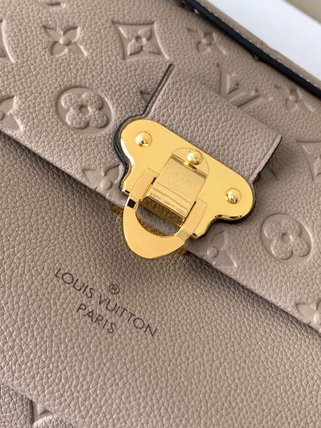  Handbag   Louis Vuitton M44929  size  25 x 17 x 9.5 cm 