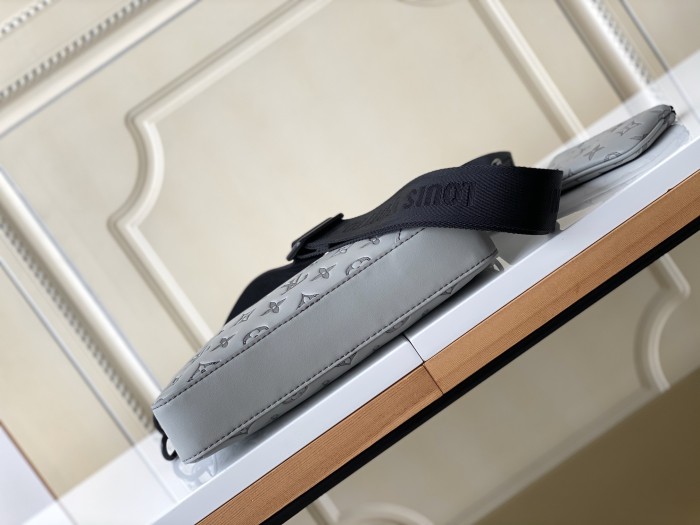 LOUIS VUITTON Duo Messenger Cow Leather Messenger Bag, Shoulder Bag, Crossbody Bag Men's Gray M46104 size 26*5*18.5 cm