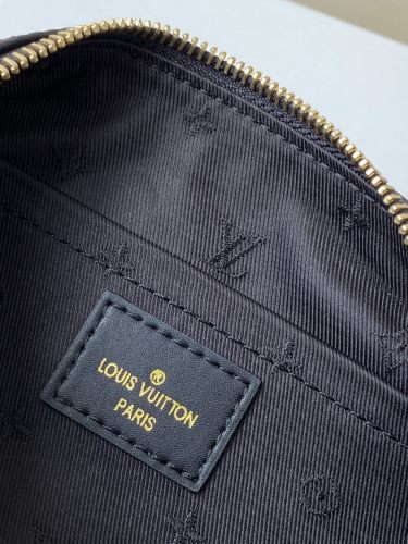 Handbag  Louis Vuitton   M59800  size  20x10x10  cm