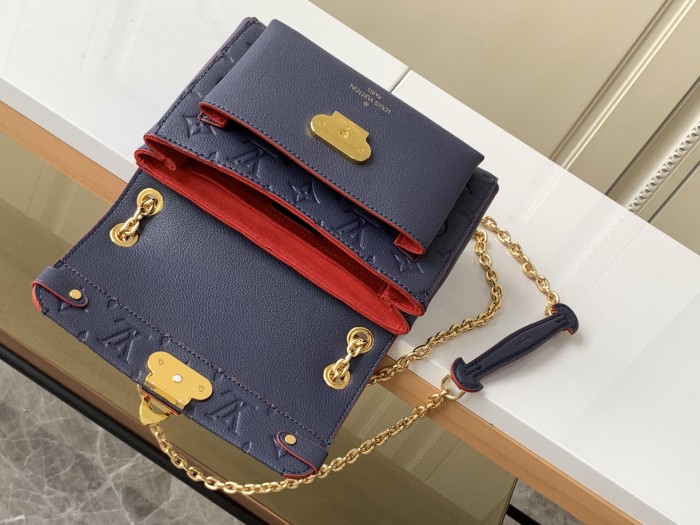 Handbag   Louis Vuitton  M44550  size  21x15x8  cm