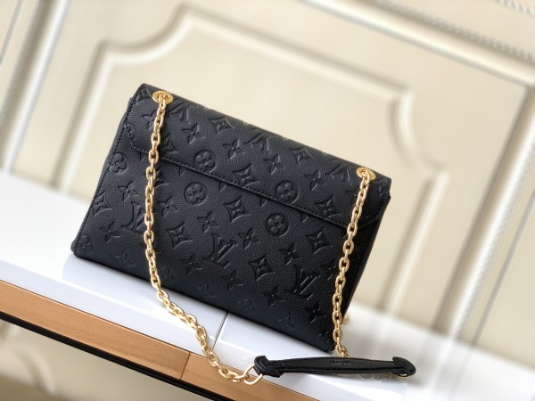  Handbag  Louis Vuitton  M44151  size  25 x 17 x 9.5  cm