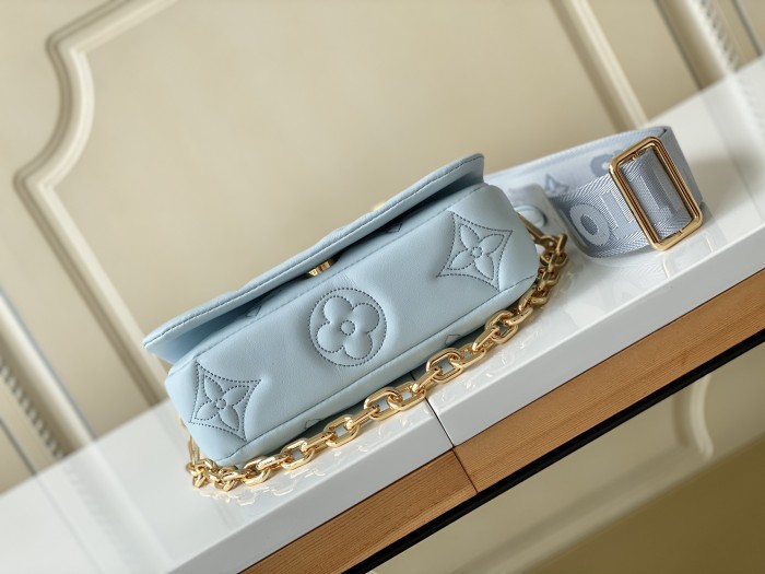  Handbag   Louis Vuitton  M81399  size  20.0 x 12.0 x 6.0  cm