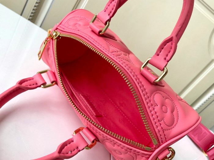 Handbag   Louis Vuitton  M59826  size  20x10x10 cm