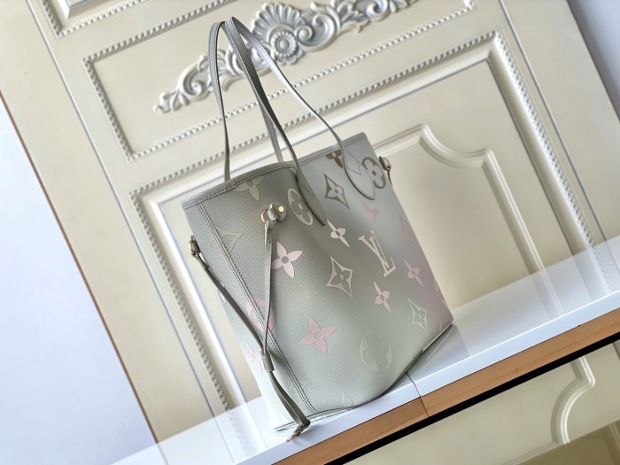  Handbag  Louis Vuitton  M46077  size  31 x 28 x 14  cm