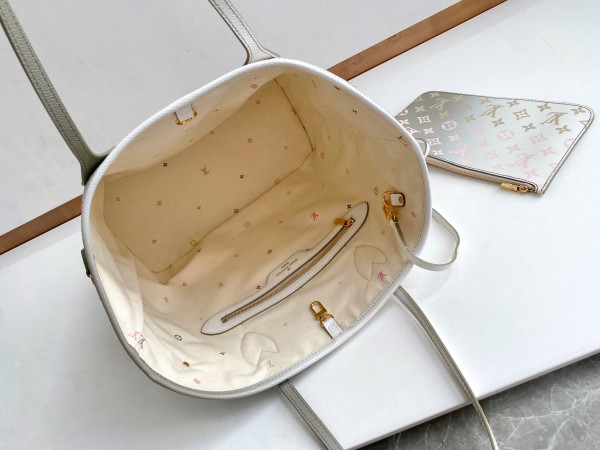  Handbag  Louis Vuitton  M46077  size  31 x 28 x 14  cm