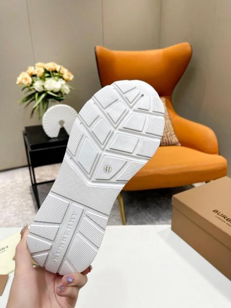 Burberry Regis Archive Beige White