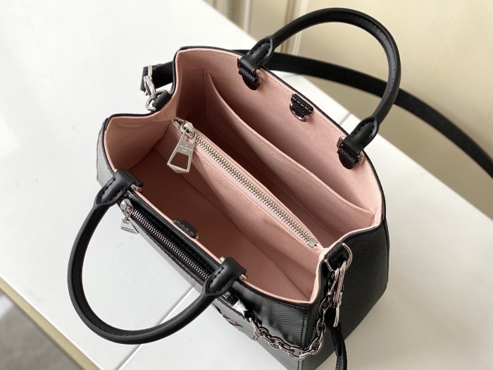 Handbag   Louis Vuitton  M59952  size  25 x 17 x 11 cm