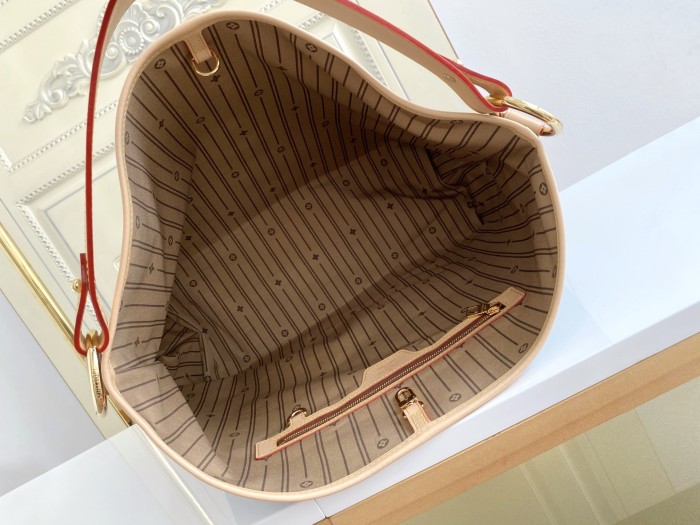 Handbag   Louis Vuitton  M40353  size  52.0 × 30.0 × 20.0  cm 