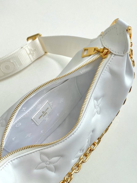 Handbag   Louis Vuitton  M59959  size  27.5x16x7 cm