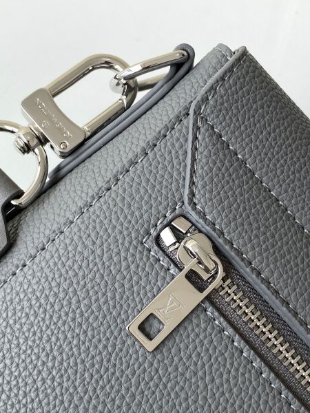 Handbag   Louis Vuitton  M57080  size  28 x 24 x 10 cm