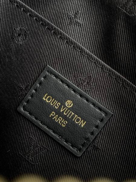  Handbag   Louis Vuitton  M59799  size  27.5x16x7 cm