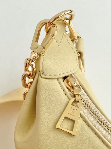 Handbag   Louis Vuitton  M59823  size 27.5x16x7 cm