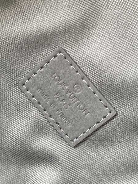 Handbag   Louis Vuitton  M59325 size 43 x 30 x 14  cm