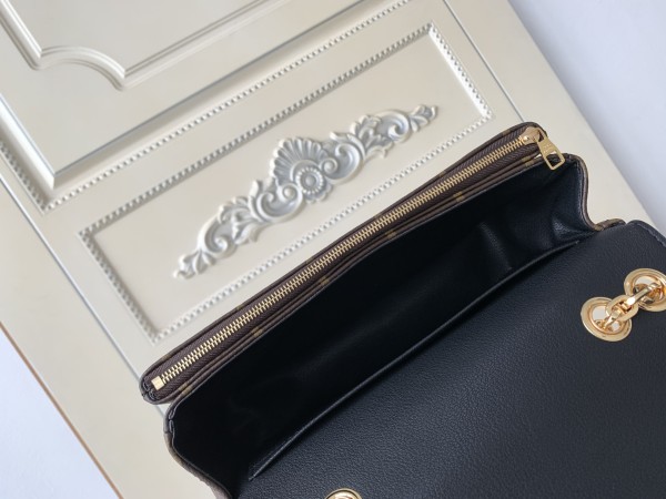 Handbag   Louis Vuitton  M46126   size 24.5 x 15.0 x 6.5  cm