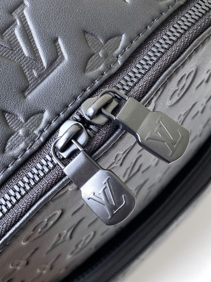 Handbag Louis Vuitton M46109 size 33 x 41 x 18  cm