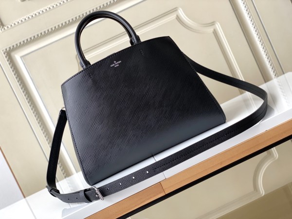  Handbag   Louis Vuitton  M59952  size  30 x 21 x 13  cm 